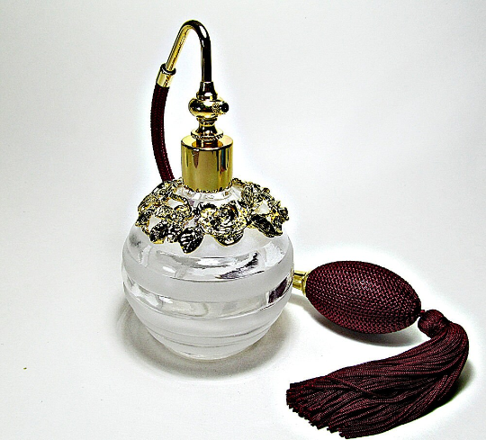 Refillable Perfume Glass Bottle With Bulb And Tassel Spray Mounting.