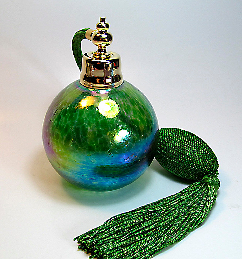 Art crystal glass perfume bottle with green Bulb ahd tassel spray mounting.