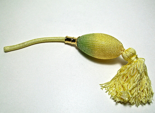 Perfume atomizer bulb attachment